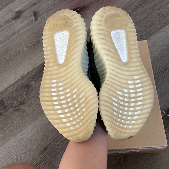 350 Yeezy Boost - Picture 9 of 9